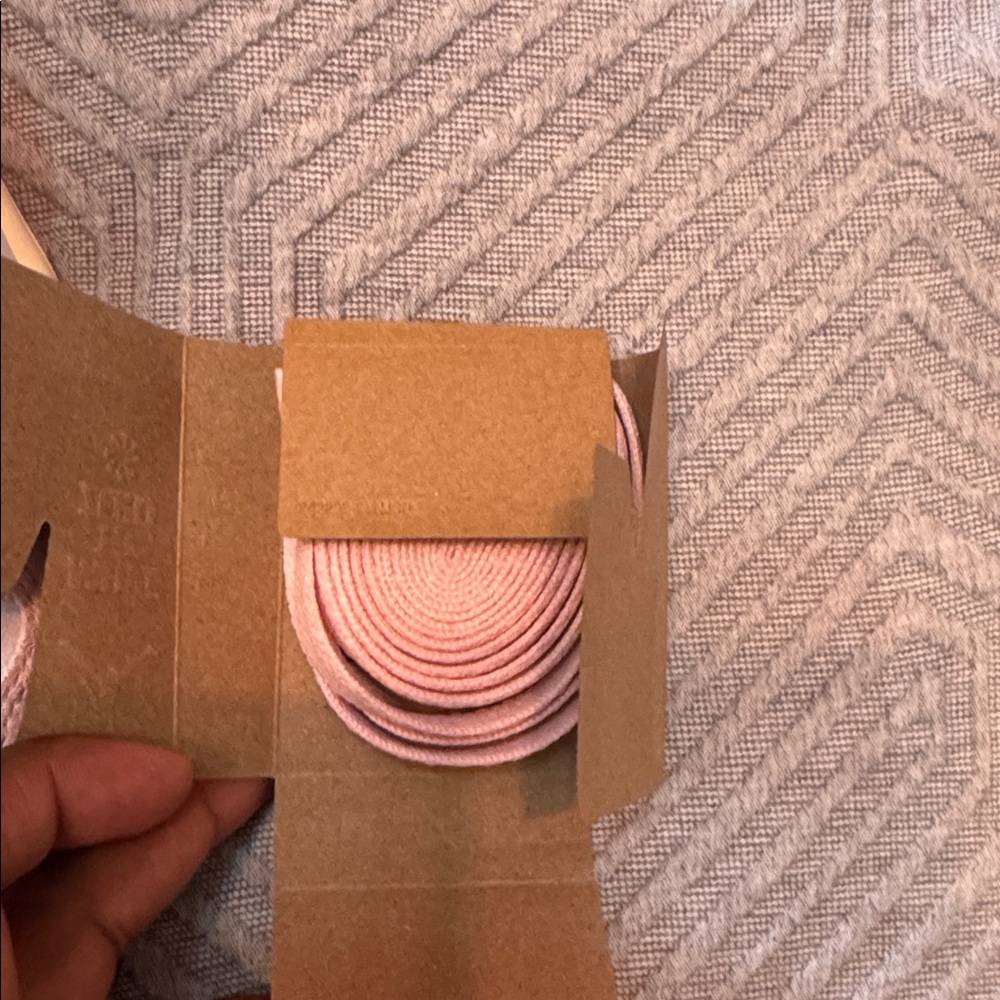 New- Air Jordan 1 Retro High OG PS 'Washed Pink' - Picture 5 of 5